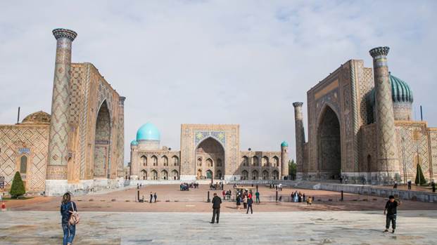 The- majestic -Registan -Square -in -Samarkand.jpg